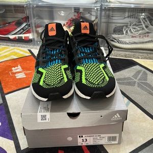 Adidas ULTRABOOST worn once !!!
